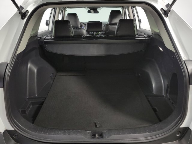 Used 2022 Toyota RAV4 LE AWD/4WD image 22