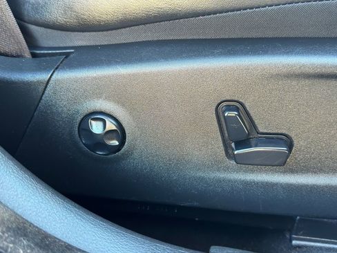 Used 2019 Chrysler 300 S image 21