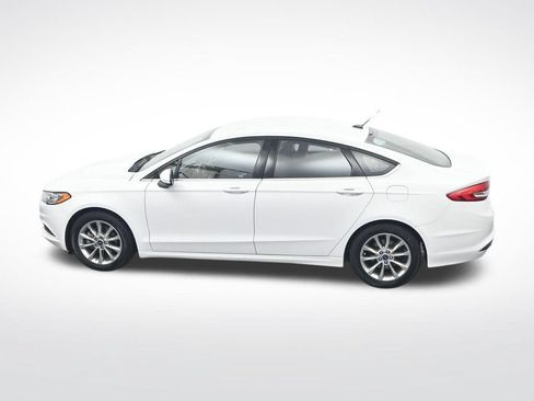 Used 2017 Ford Fusion SE w/ Fusion SE Technology Package FWD image 31