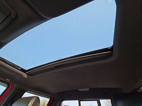 Used 2015 Ford F250 Lariat w/ Lariat Ultimate Package image 27