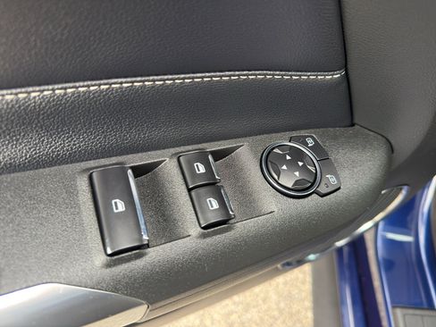 Used 2019 Ford Mustang Premium RWD image 11