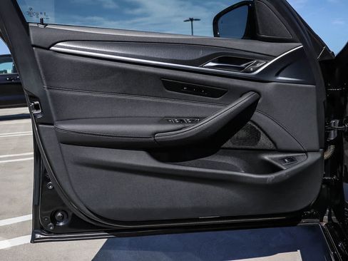 Used 2023 BMW 540i w/ M Sport Package image 29