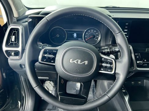 Used 2022 Kia Sorento S image 15