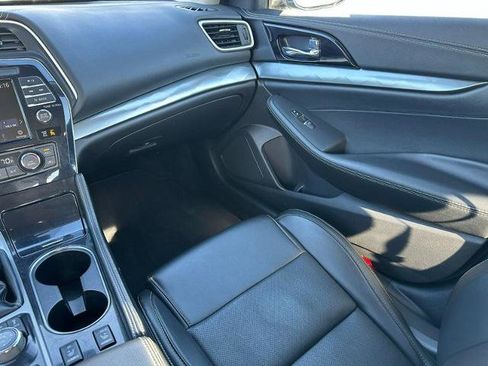 Used 2023 Nissan Maxima SV w/ Floor Mat Group FWD image 15