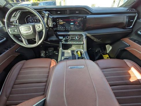 Used 2025 GMC Sierra 2500 Denali Ultimate w/ Max Trailering Package image 12