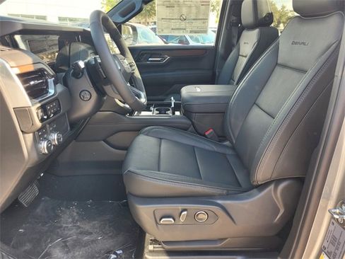 New 2026 GMC Yukon Denali w/ Sun & Power Step Package image 4