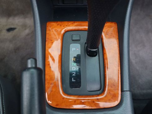 Used 2002 Toyota Solara SLE image 17