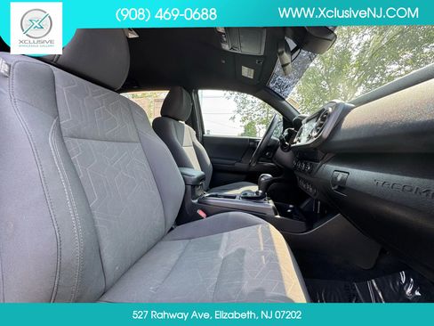 Used 2019 Toyota Tacoma TRD Sport w/ Technology Package image 21