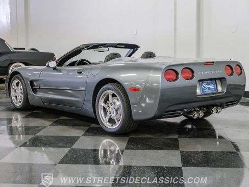 Used 2003 Chevrolet Corvette Convertible w/ Preferred Equipment Group1 RWD image 9