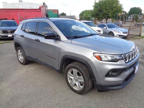 Used 2022 Jeep Compass Latitude w/ Convenience Group AWD/4WD image 29