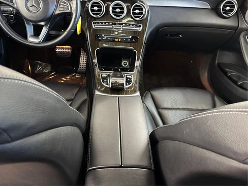 Used 2018 Mercedes-Benz GLC 300 4MATIC image 22