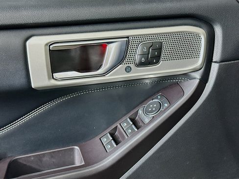 Used 2020 Ford Explorer Limited image 15