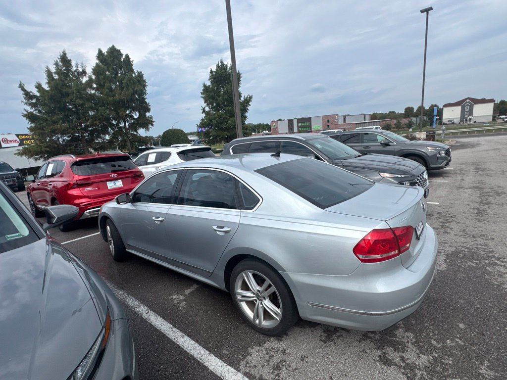 Used 2013 Volkswagen Passat TDI SE FWD image 8