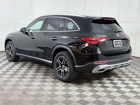 Used 2026 Mercedes-Benz GLC 300 4MATIC image 3