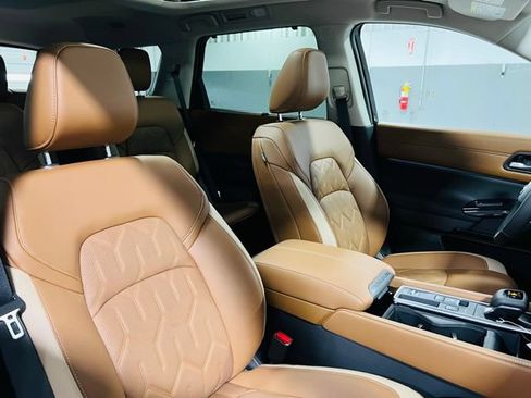 New 2026 Nissan Pathfinder Platinum FWD image 36