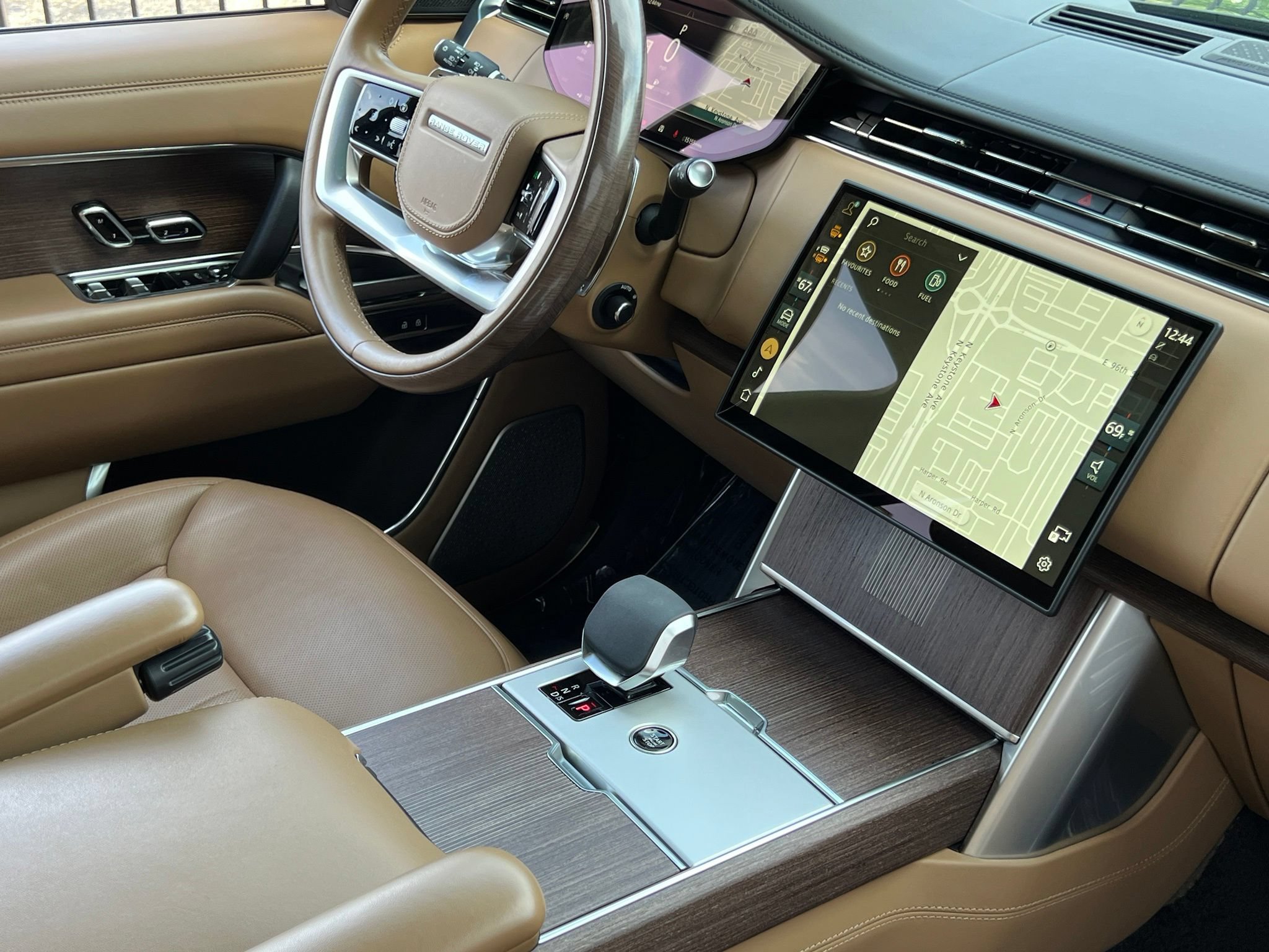 Used 2025 Land Rover Range Rover Autobiography AWD/4WD image 3