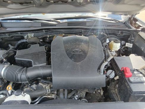 Used 2021 Toyota Tacoma SR5 w/ Technology Package AWD/4WD image 33