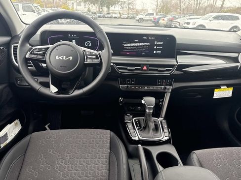 New 2026 Kia Seltos S image 6