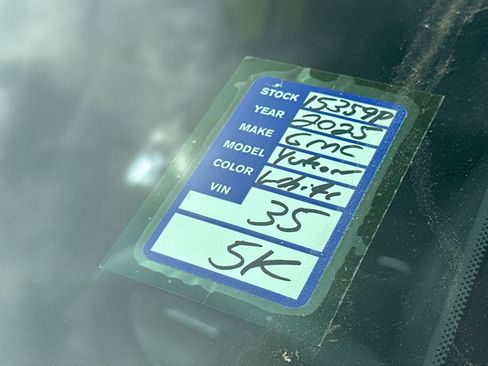 Used 2025 GMC Yukon XL Denali w/ Sun & Power Step Package image 27