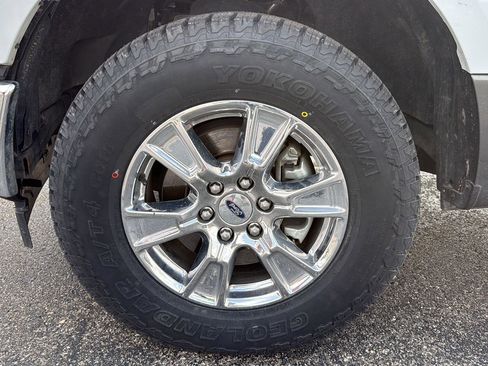 Used 2017 Ford F150 XLT w/ Equipment Group 302A Luxury image 4