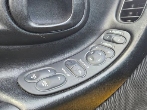 Used 2001 Chevrolet Corvette Convertible w/ Preferred Equipment Group2 image 17