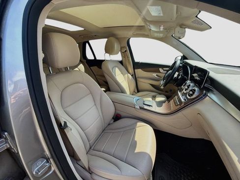 Used 2020 Mercedes-Benz GLC 300 4MATIC image 25
