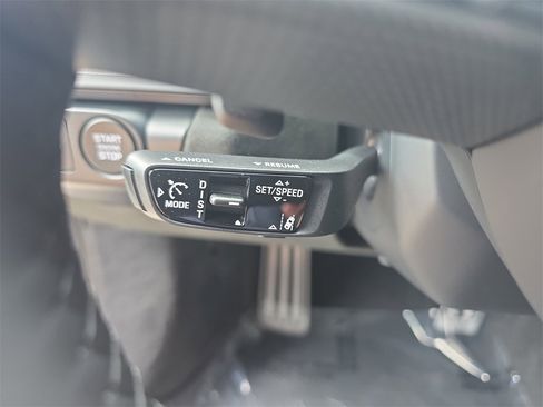 Used 2025 Porsche 911 Carrera 4 GTS image 34