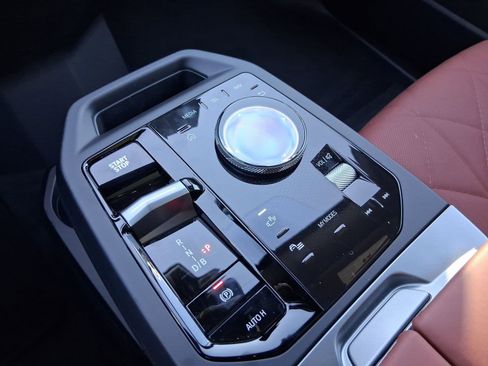 New 2026 BMW iX xDrive60 w/ M Sport Package image 17