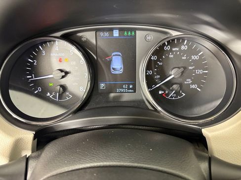 Used 2022 Nissan Rogue Sport SL w/ Premium Package FWD image 27
