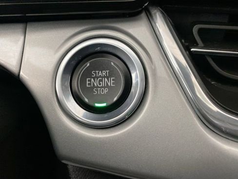 Used 2025 Chevrolet Trax LT w/ LT Convenience Package image 15