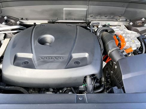 Used 2023 Volvo XC90 T8 Plus w/ Protection Package Premier image 13