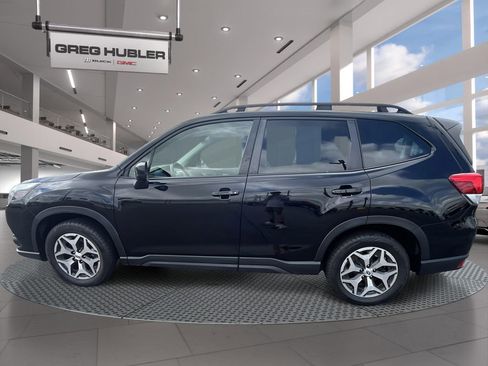 Used 2023 Subaru Forester Premium image 8
