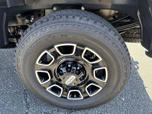 Used 2025 Ford F250 Platinum AWD/4WD image 18