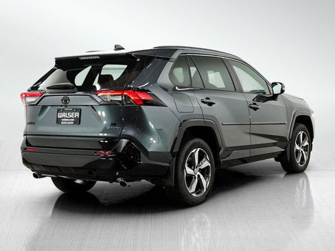 Used 2025 Toyota RAV4 SE w/ Weather & Moonroof Package AWD/4WD image 5