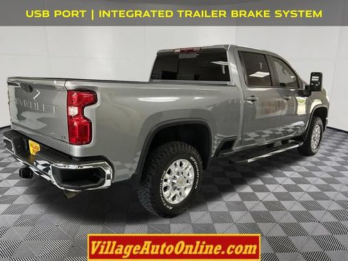 Used 2024 Chevrolet Silverado 2500 LT AWD/4WD image 4
