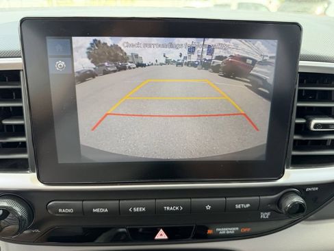 Used 2024 Hyundai Venue SEL FWD image 13