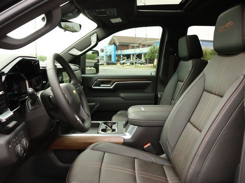 New 2026 Chevrolet Silverado 3500 High Country w/ High Country Premium Package AWD/4WD image 11