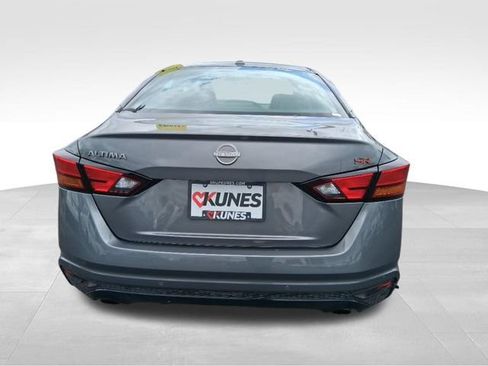 Used 2025 Nissan Altima 2.5 SR FWD image 8
