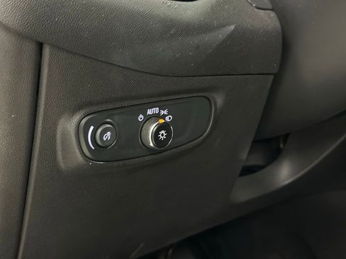 Used 2023 Chevrolet Equinox RS w/ RS Leather Package FWD image 16