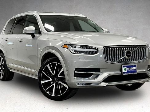 Certified 2023 Volvo XC90 B5 Plus AWD/4WD image 3