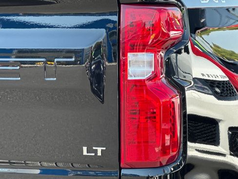 Used 2025 Chevrolet Silverado 1500 LT image 43