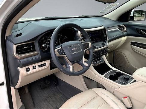Used 2023 GMC Acadia Denali w/ Denali Ultimate Package AWD/4WD image 17