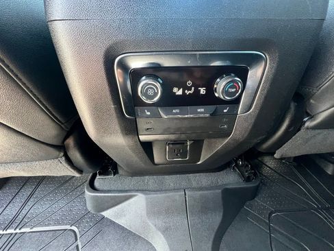 Used 2025 Chevrolet Suburban RST w/ Comfort Package AWD/4WD image 24