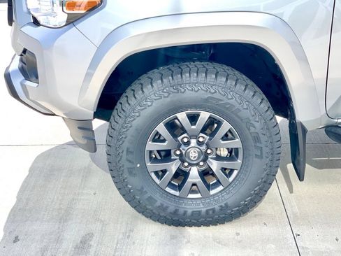 Used 2023 Toyota Tacoma SR5 RWD image 9