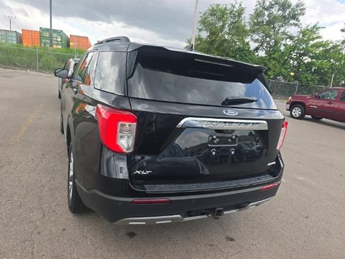 Used 2023 Ford Explorer XLT w/ Equipment Group 202A AWD/4WD image 4
