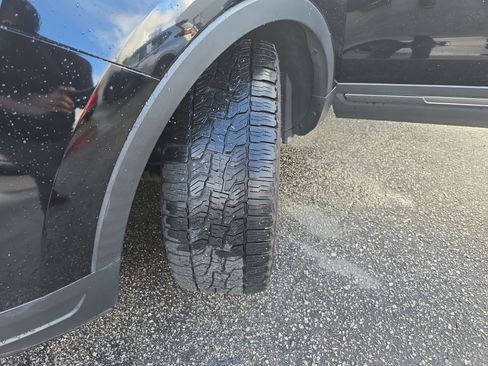 Used 2018 Ford Explorer XLT w/ Equipment Group 202A image 35