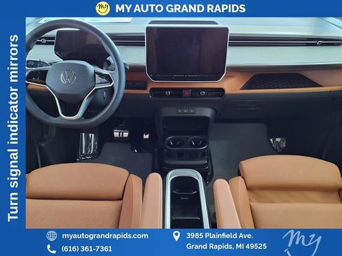 Used 2025 Volkswagen ID. Buzz Pro S image 12