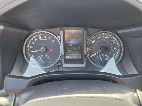 Used 2023 Toyota Tacoma TRD Sport image 28