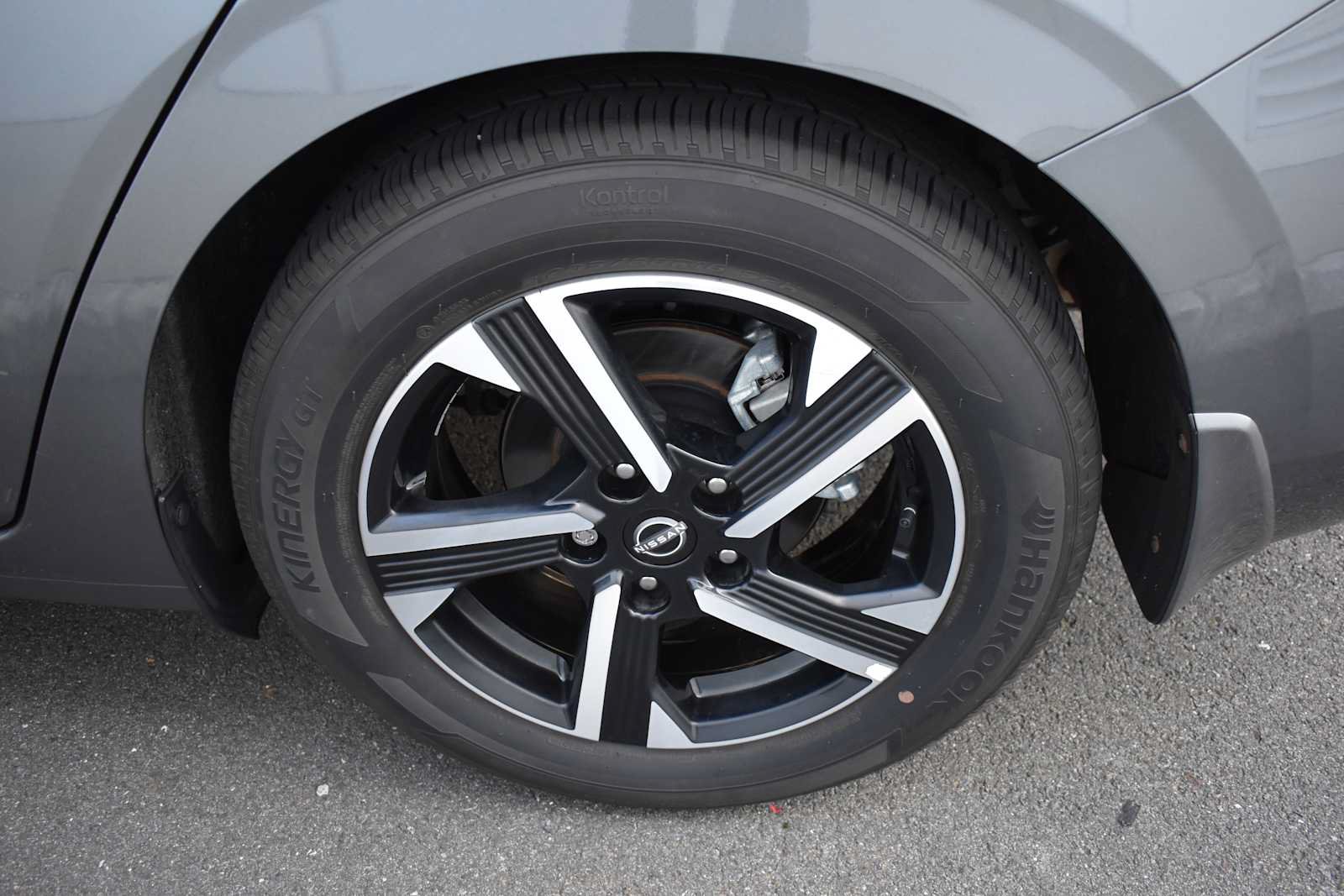 Used 2024 Nissan Sentra SV FWD image 21
