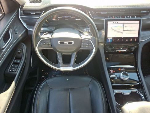 Used 2022 Jeep Grand Cherokee Limited AWD/4WD image 12